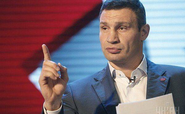 Зачем ждать: Кличко выдал участникам АТО землю сразу на кладбище Зачем ждать: Кличко выдал участникам АТО землю сразу на кладбище