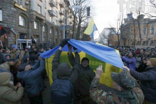Репетиция революции: побитые онижедепутаты и «Беркут» из ЛНР  Репетиция революции: побитые онижедепутаты и «Беркут» из ЛНР