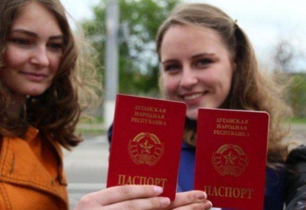 «Свобода» требует пожизненно лишать гражданства Украины владельцев паспортов ЛДНР «Свобода» требует пожизненно лишать гражданства Украины владельцев паспортов ЛДНР