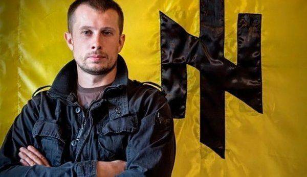 Нацисты огласили ультиматум с трибуны Верховной Рады, требуя импичмента Порошенко Нацисты огласили ультиматум с трибуны Верховной Рады, требуя импичмента Порошенко