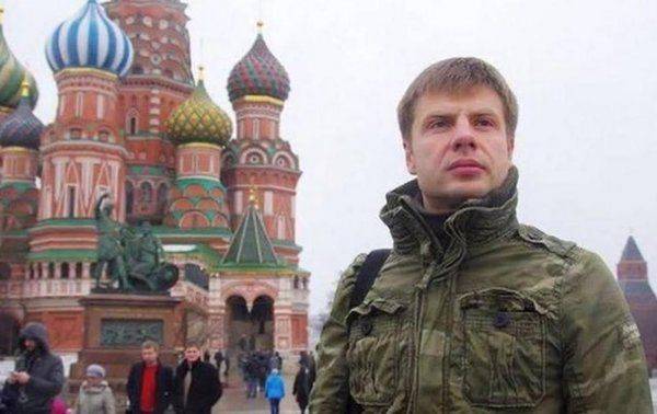 В Одессе похитили скандального нардепа Гончаренко, исписавшего забор перед посольством ФРГ В Одессе похитили скандального нардепа Гончаренко, исписавшего забор перед посольством ФРГ