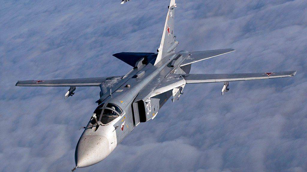 Су-24 мастерски ушел от зенитного огня в Сирии Су-24 мастерски ушел от зенитного огня в Сирии