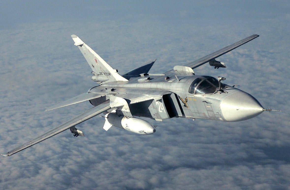 Су-24 мастерски ушел от зенитного огня в Сирии Су-24 мастерски ушел от зенитного огня в Сирии