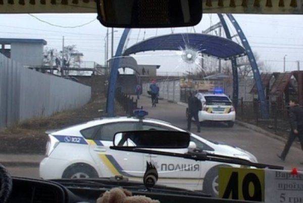 В Киеве снова погони и перестрелки. Бандит, отстреливаясь от полиции, угнал «маршрутку» В Киеве снова погони и перестрелки. Бандит, отстреливаясь от полиции, угнал «маршрутку»