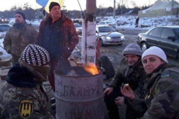Волонтеры жалуются, что блокада Донбасса мешает им мародерствовать Волонтеры жалуются, что блокада Донбасса мешает им мародерствовать
