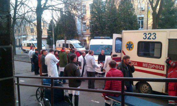 В киевский госпиталь привезли «тяжелых» АТОшников В киевский госпиталь привезли «тяжелых» АТОшников
