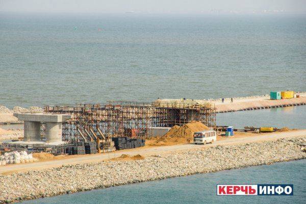 В Сети появились свежие фотографии строительства Керченского моста В Сети появились свежие фотографии строительства Керченского моста