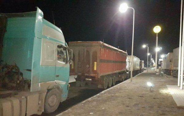 Украина кончилась, дальше ехать некуда: мусорные караваны из Львова доехали до Донбасса Украина кончилась, дальше ехать некуда: мусорные караваны из Львова доехали до Донбасса
