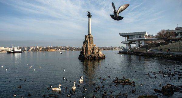 Киев рассмешил санкциями побывавших в Крыму евродепутатов Киев рассмешил санкциями побывавших в Крыму евродепутатов