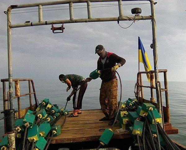 Опасность атаки на Крымский мост реальна. ФСБ учится уничтожать террористов в проливе Опасность атаки на Крымский мост реальна. ФСБ учится уничтожать террористов в проливе