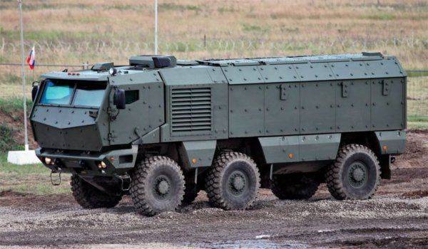 В Сеть попали кадры испытаний новейших бронемашин «Тайфун» и «Торнадо» В Сеть попали кадры испытаний новейших бронемашин «Тайфун» и «Торнадо»