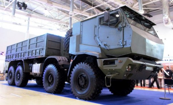 В Сеть попали кадры испытаний новейших бронемашин «Тайфун» и «Торнадо» В Сеть попали кадры испытаний новейших бронемашин «Тайфун» и «Торнадо»