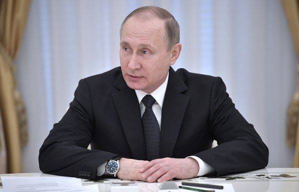 Президент РФ поблагодарил российскую молодежь за сохранение правды о ВОВ