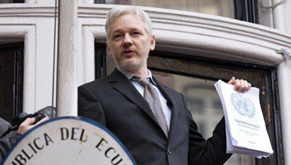 Ассанж высмеял раскритиковавшего WikiLeaks директора ЦРУ Ассанж высмеял раскритиковавшего WikiLeaks директора ЦРУ