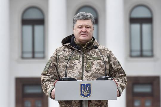 Украина сворачивает гражданскую войну на Донбассе: У Порошенко нет возможности наступать Украина сворачивает гражданскую войну на Донбассе: У Порошенко нет возможности наступать