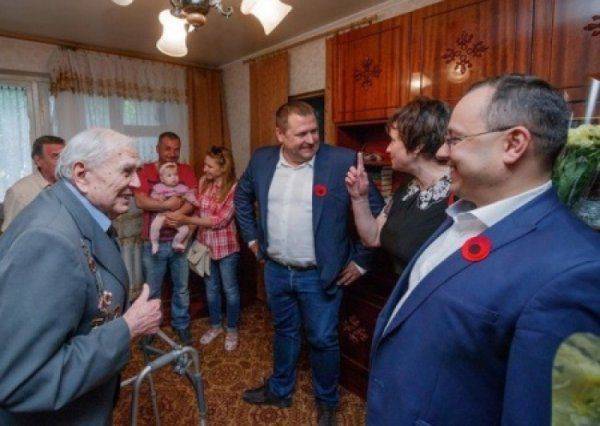 Посттравматический синдром: «мэр-вешатель» Филатов обещает Днепропетровску хунту и грабит ветеранские организации Посттравматический синдром: «мэр-вешатель» Филатов обещает Днепропетровску хунту и грабит ветеранские организации