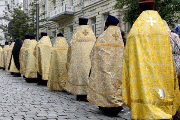 Украинская власть хочет взять под контроль УПЦ МП и назначать священников голосованием в Раде  Украинская власть хочет взять под контроль УПЦ МП и назначать священников голосованием в Раде