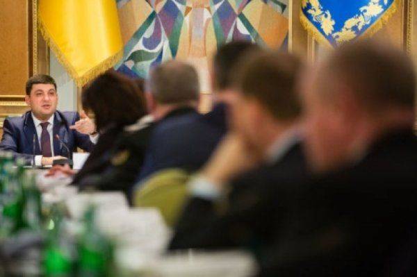Верховная рада рассмотрит вопрос о доверии Кабмину. Что ждет Гройсмана?  Верховная рада рассмотрит вопрос о доверии Кабмину. Что ждет Гройсмана?