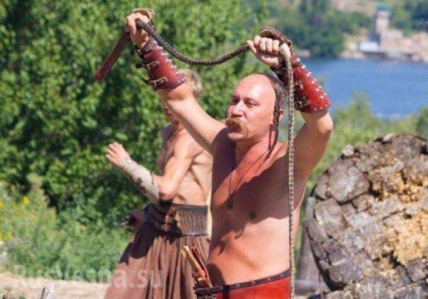 «Свободовец» Игорь Мирошниченко предложил бить батогами учителей за разговоры на русском   «Свободовец» Игорь Мирошниченко предложил бить батогами учителей за разговоры на русском