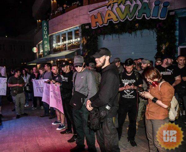 «Правый сектор» сорвал концерт Лободы в Одессе: Россия, забери свою Лабуду «Правый сектор» сорвал концерт Лободы в Одессе: Россия, забери свою Лабуду