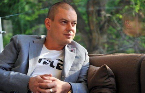 Майдан пожирает своих детей: Киев выслал в Россию автора мема «колорады» Майдан пожирает своих детей: Киев выслал в Россию автора мема «колорады»