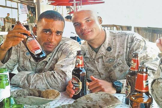 Военнослужащие батальонов НАТО спиваются из-за... бездействия «агрессора» – России Военнослужащие батальонов НАТО спиваются из-за... бездействия «агрессора» – России