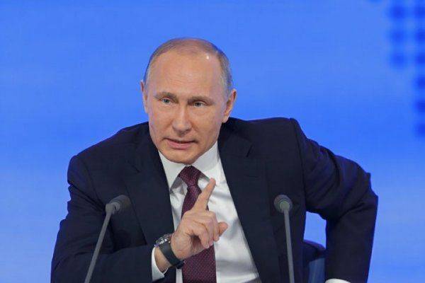 Владимир Путин озадачил Оливера Стоуна Владимир Путин озадачил Оливера Стоуна