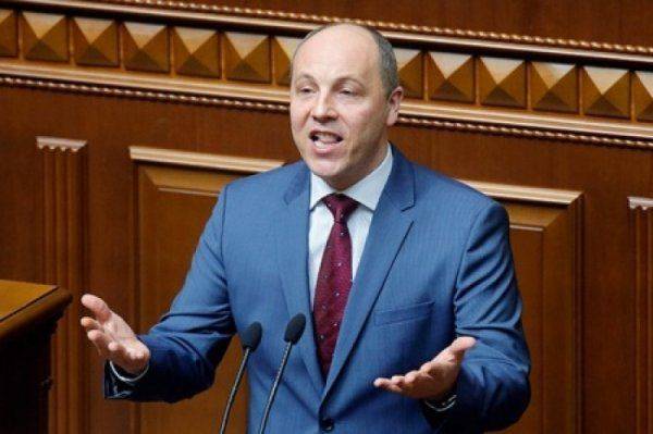 Парубий приглашает американские войска в Украину и отменяет внеблоковый статус  Парубий приглашает американские войска в Украину и отменяет внеблоковый статус