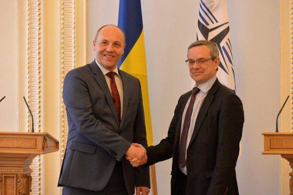 Вперед в НАТО – полет нормальный! Вперед в НАТО – полет нормальный!