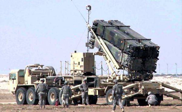 «Патриот» против «Искандера»: Трамп продал полякам за $ 7,5 млрд. кота в мешке «Патриот» против «Искандера»: Трамп продал полякам за $ 7,5 млрд. кота в мешке