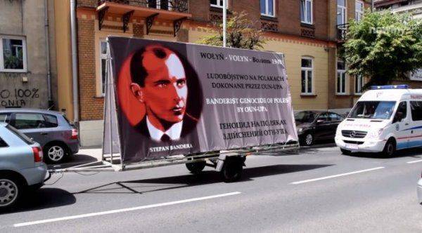 «UA von!» — по всей Польше прошли антиукраинские манифестации «UA von!» — по всей Польше прошли антиукраинские манифестации