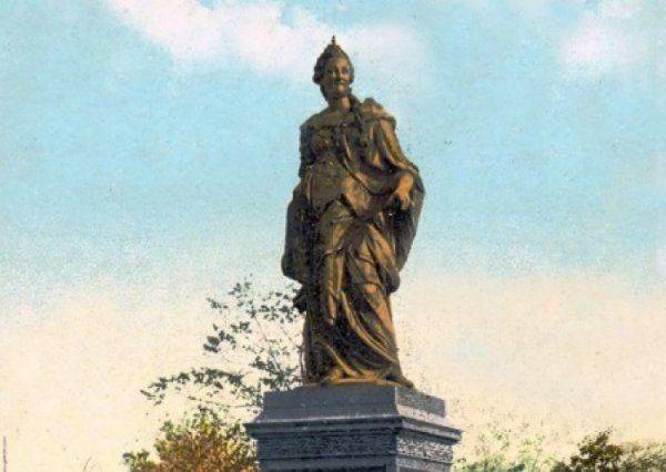 В Днепре «жидобандеровцы» хотят запретить Екатерину Вторую и доказать, что императрица не имеет отношения к городу   В Днепре «жидобандеровцы» хотят запретить Екатерину Вторую и доказать, что императрица не имеет отношения к городу