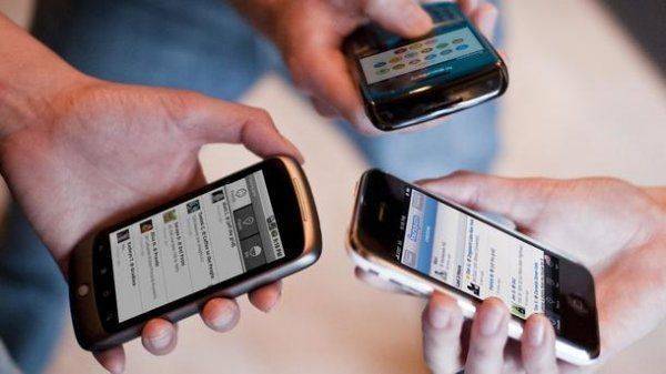 Порошенко потребовал от ЕС снизить плату за роуминг для украинцев Порошенко потребовал от ЕС снизить плату за роуминг для украинцев