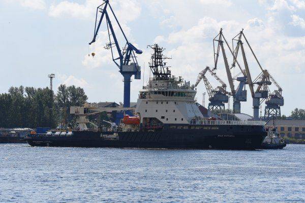 Первое путешествие богатыря: ледокол «Илья Муромец» впервые вышел в море Первое путешествие богатыря: ледокол «Илья Муромец» впервые вышел в море