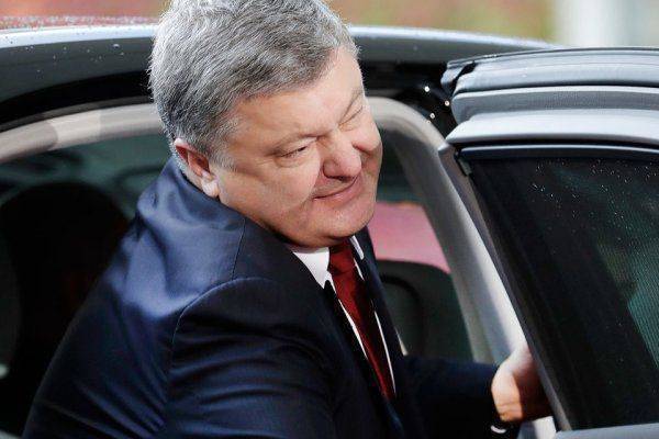 Приветствуя санкции США, Порошенко подставил Украину Приветствуя санкции США, Порошенко подставил Украину