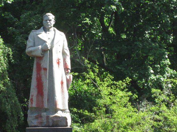 Националистическая вакханалия. Забыть генерала Ватутина Националистическая вакханалия. Забыть генерала Ватутина