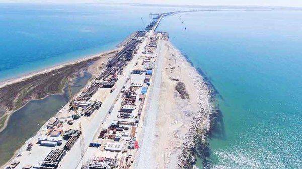 Киев увидел угрозу государственности в строительстве Крымского моста Киев увидел угрозу государственности в строительстве Крымского моста