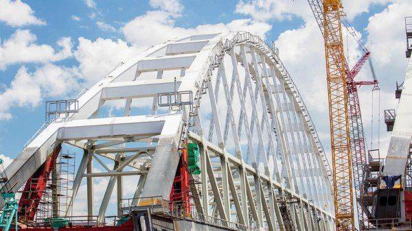 Киев увидел угрозу государственности в строительстве Крымского моста Киев увидел угрозу государственности в строительстве Крымского моста