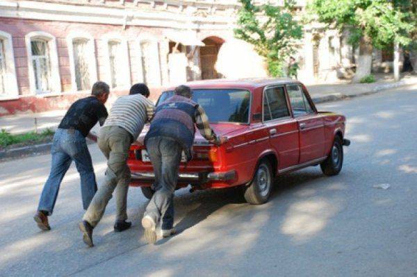 Новые перлы от «базарных барыг»: украинцы ездят на автохламе, потому что не разбираются в марках машин Новые перлы от «базарных барыг»: украинцы ездят на автохламе, потому что не разбираются в марках машин