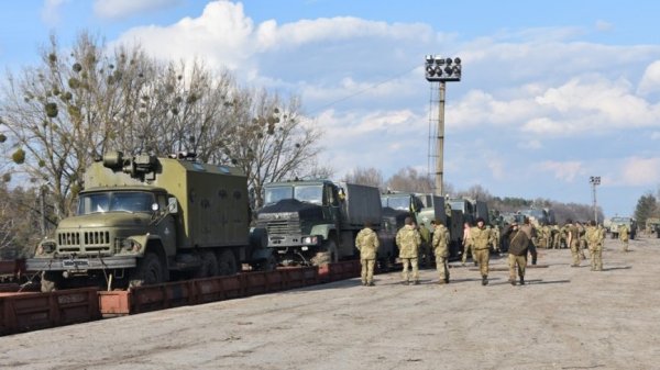 Солдат ВСУ возмутила реакция украинцев на парад ко Дню независимости Солдат ВСУ возмутила реакция украинцев на парад ко Дню независимости
