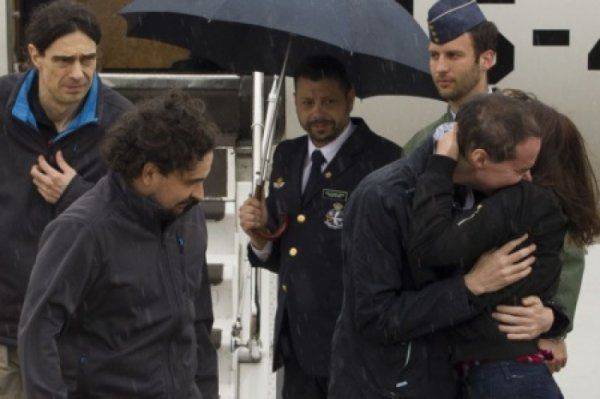 Испанские журналисты, выдворенные из Украины - это ватные агенты Кремля Испанские журналисты, выдворенные из Украины - это ватные агенты Кремля