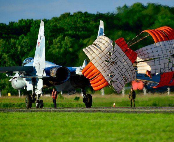 Новейшие российские истребители ошеломили британские СМИ Новейшие российские истребители ошеломили британские СМИ