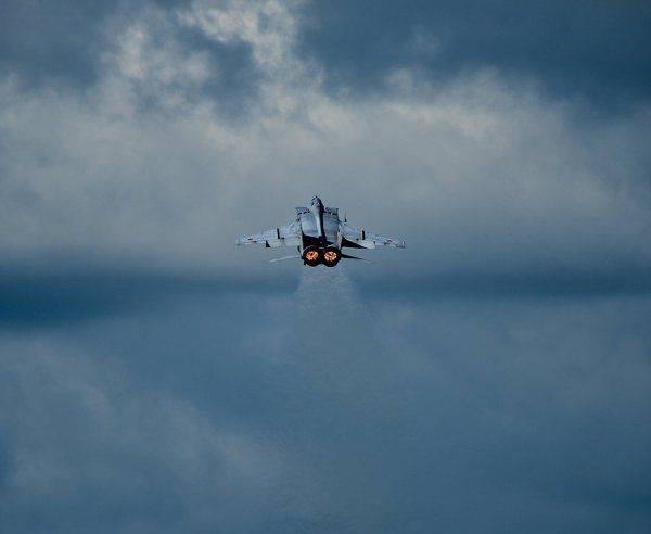 Новейшие российские истребители ошеломили британские СМИ Новейшие российские истребители ошеломили британские СМИ