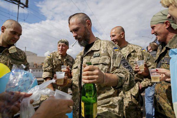 В Раде истерика: Не дадим ослабить украинскую армию миротворцами В Раде истерика: Не дадим ослабить украинскую армию миротворцами