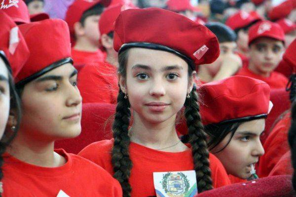 Школьники Кавказа вступают в юнармейское движение