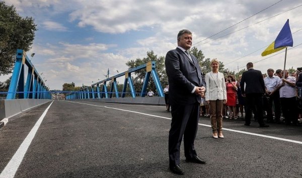 Порошенко подписал указ о начале биометрического контроля для иностранцев на Украине Порошенко подписал указ о начале биометрического контроля для иностранцев на Украине