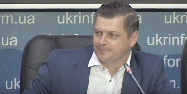 Что вы, тёти, мнёте тити, вы на Крым вещать хотите? Что вы, тёти, мнёте тити, вы на Крым вещать хотите?