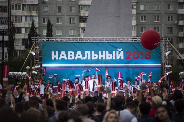 Провальная встреча в Омске: штаб Навального намеренно завысил число митингующих