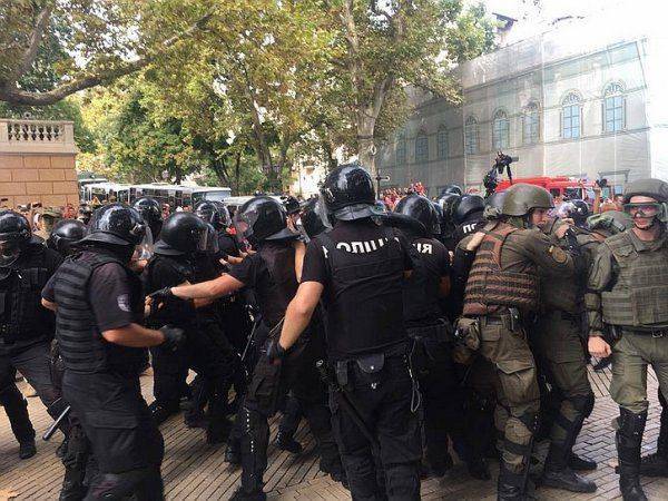 Южные области Украины превращаются в зону нестабильности Южные области Украины превращаются в зону нестабильности