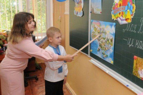 Украина страдает от засилья русских, а в Раде воняет мочой Украина страдает от засилья русских, а в Раде воняет мочой